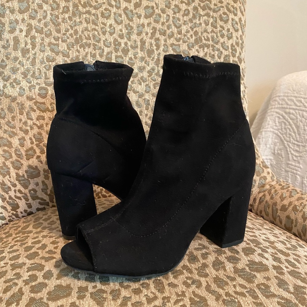 Pep toe/open toe black bootie